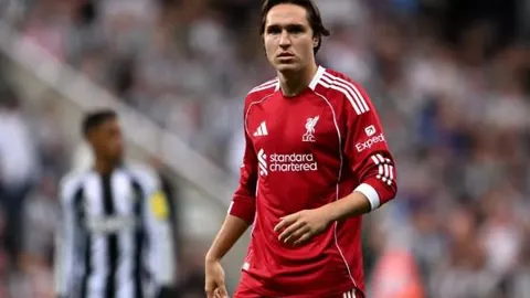 “德约澳网退赛 小兹韦列夫挺进决赛争冠”